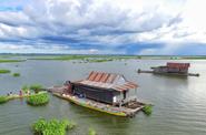Floating house 