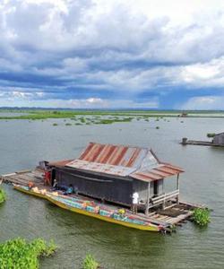 Floating house 